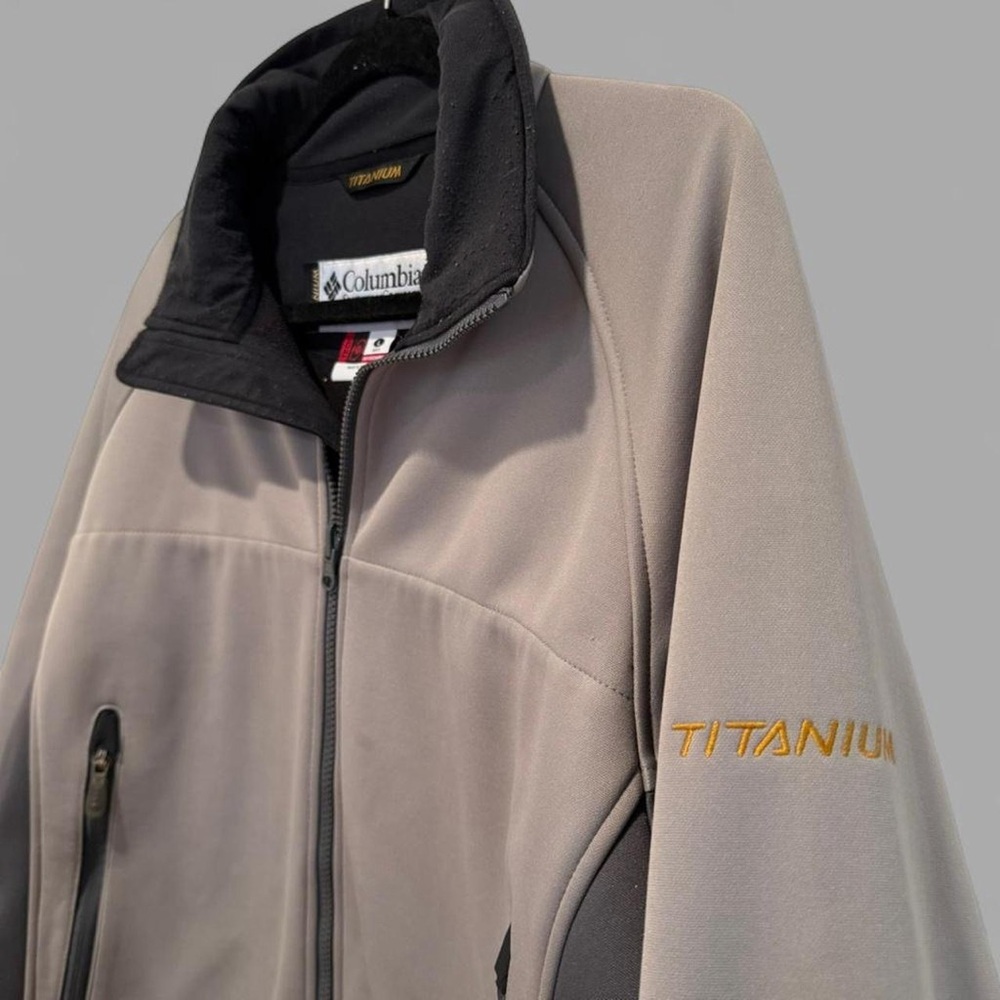 Columbia Men's Performance Softshell Jacket In Gr… - image 3